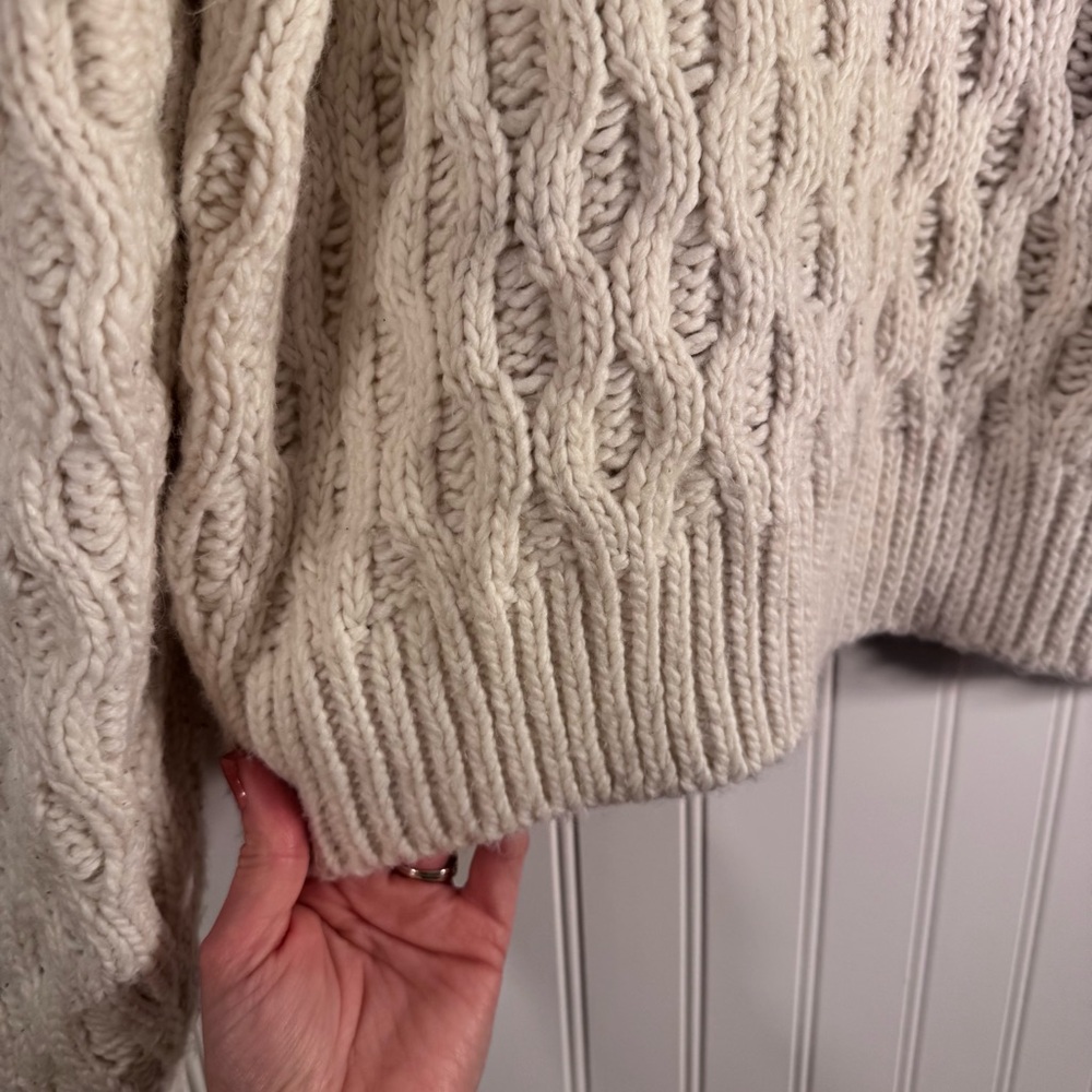H&M Cable Knit Chunky Cropped Turtleneck Sweater Cream Women’s Size Small - Picture 4 of 13
